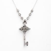 Anahtar Figürlü Elmas İşlemeli Gümüş Y Kolye